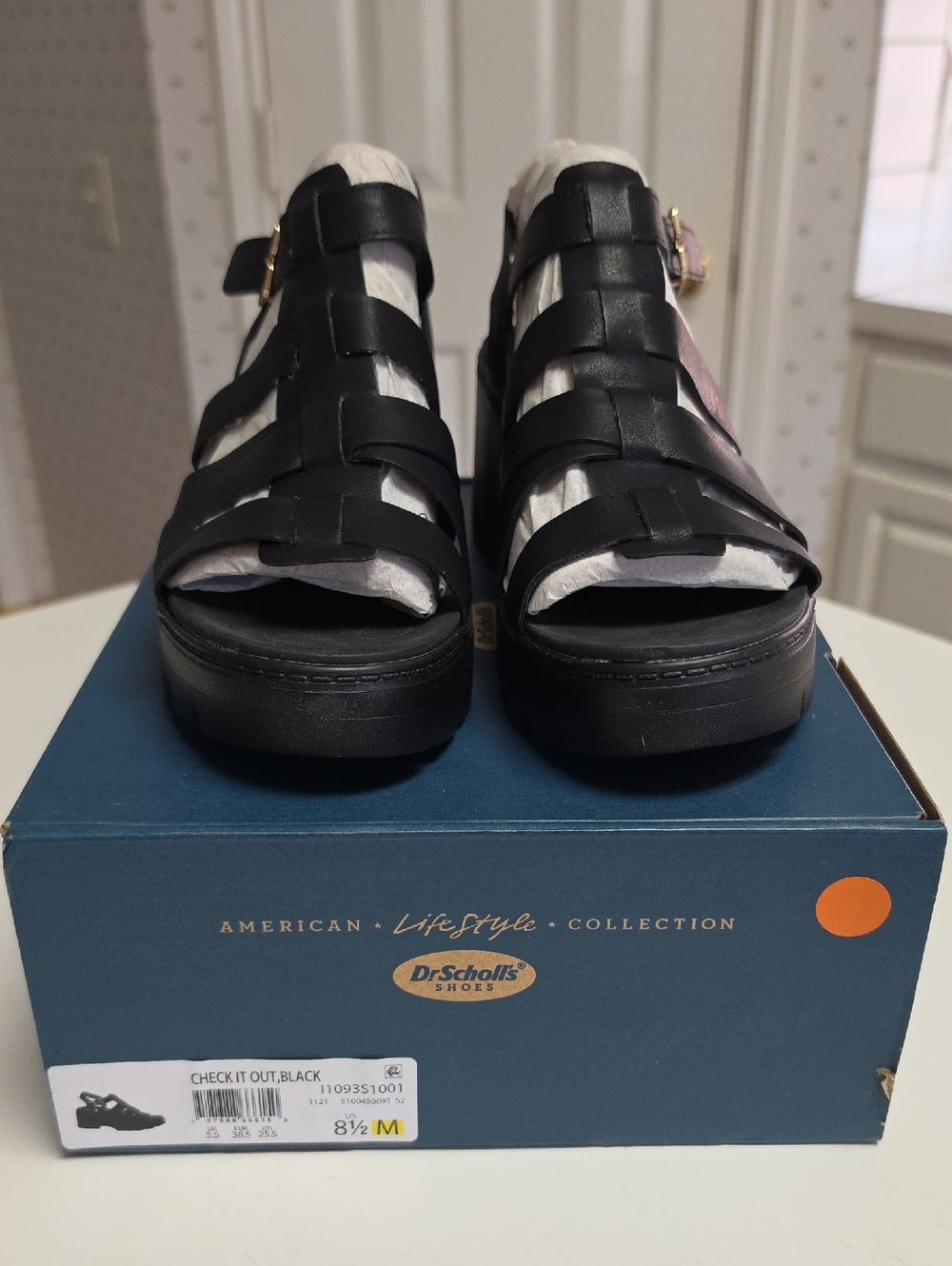 New Womens Dr. Scholl's Black Strappy Lug Sole Wedge Sandals. Sz. 8.5 Med